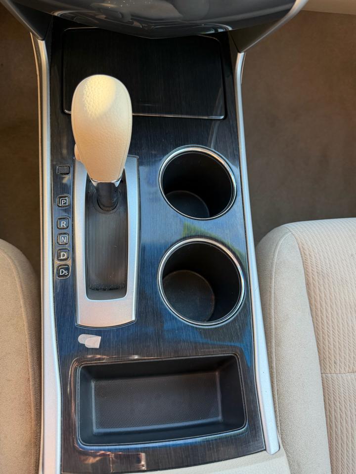 Nissan Altima 4dr Sdn I4 2.5 SV 2013