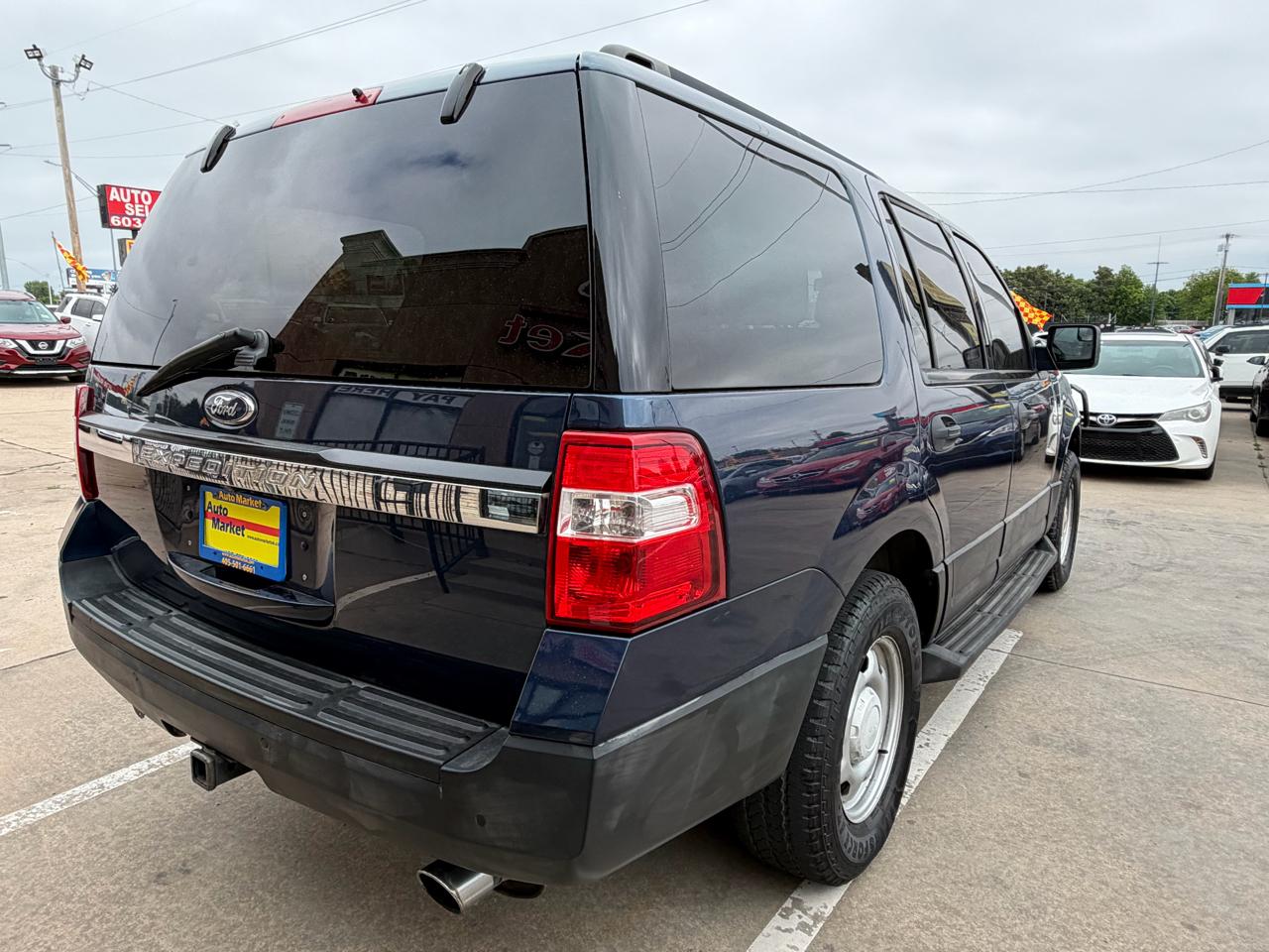 Ford Expedition 4WD 4dr XL 2015