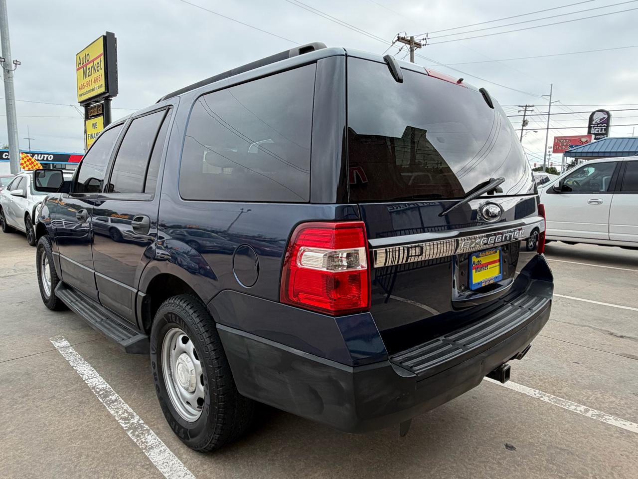 Ford Expedition 4WD 4dr XL 2015