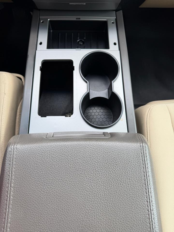 Ford Expedition 4WD 4dr XL 2015