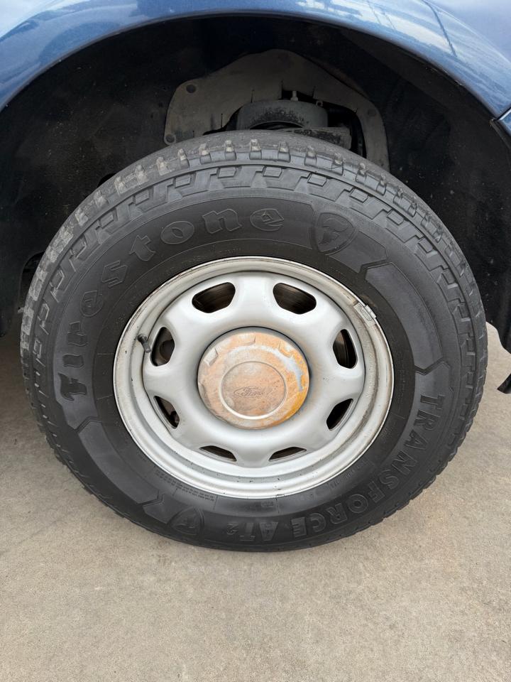 Ford Expedition 4WD 4dr XL 2015