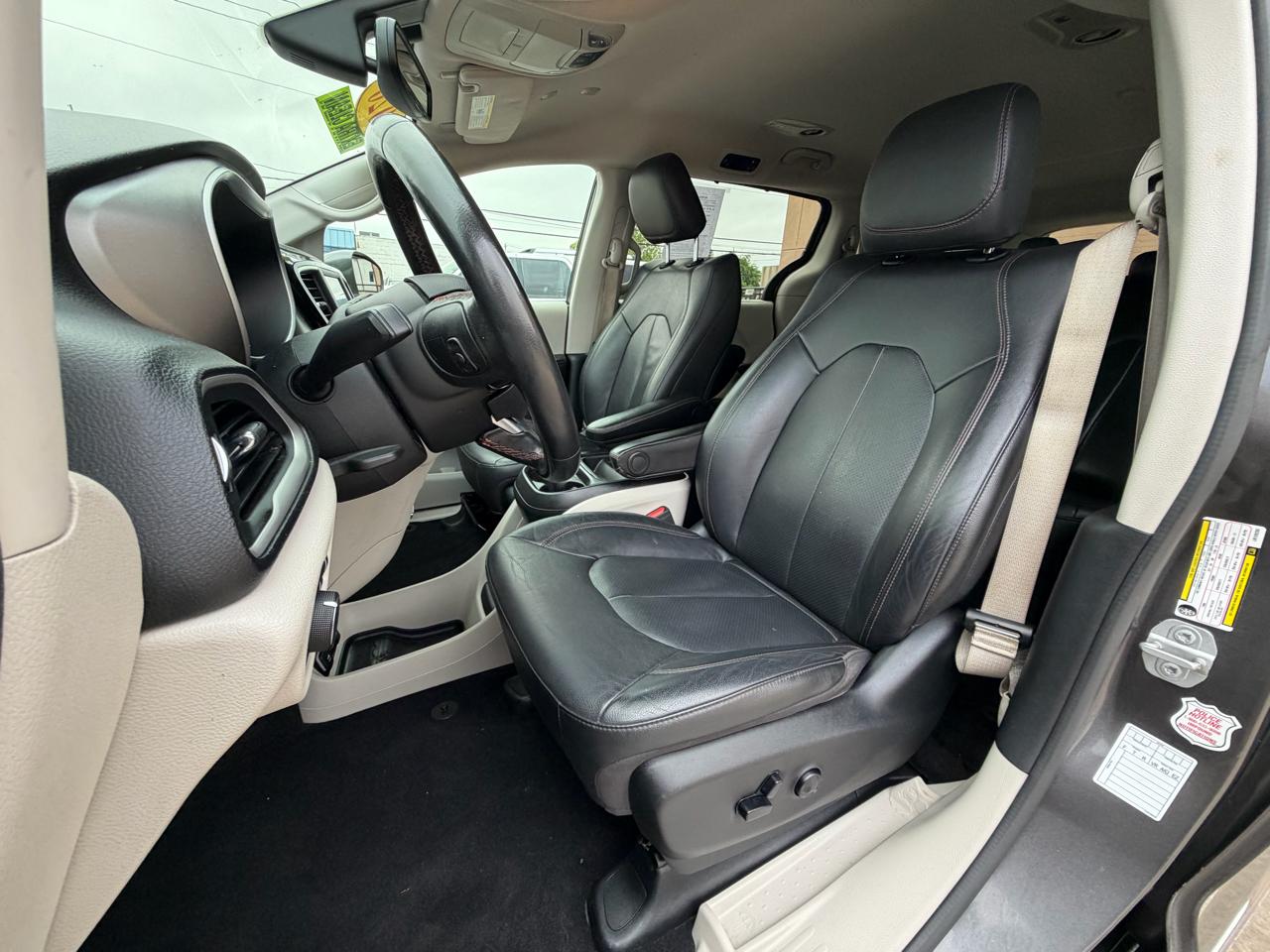 Chrysler Pacifica Touring L FWD 2020