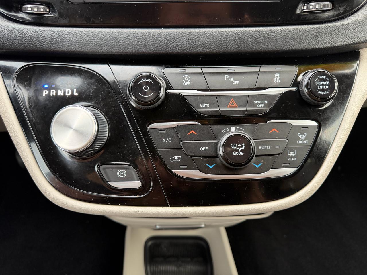 Chrysler Pacifica Touring L FWD 2020