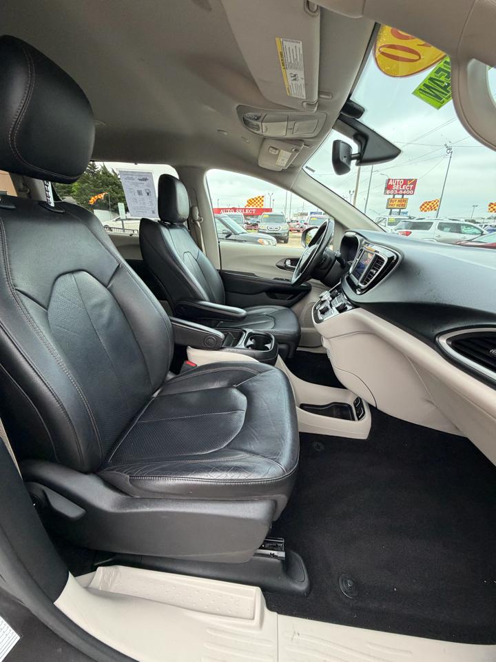 Chrysler Pacifica Touring L FWD 2020