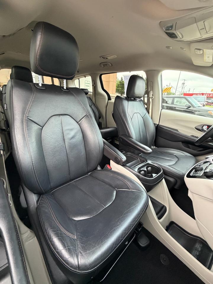 Chrysler Pacifica Touring L FWD 2020