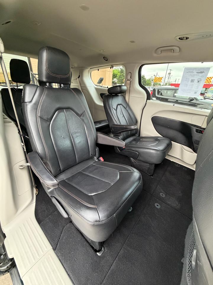 Chrysler Pacifica Touring L FWD 2020