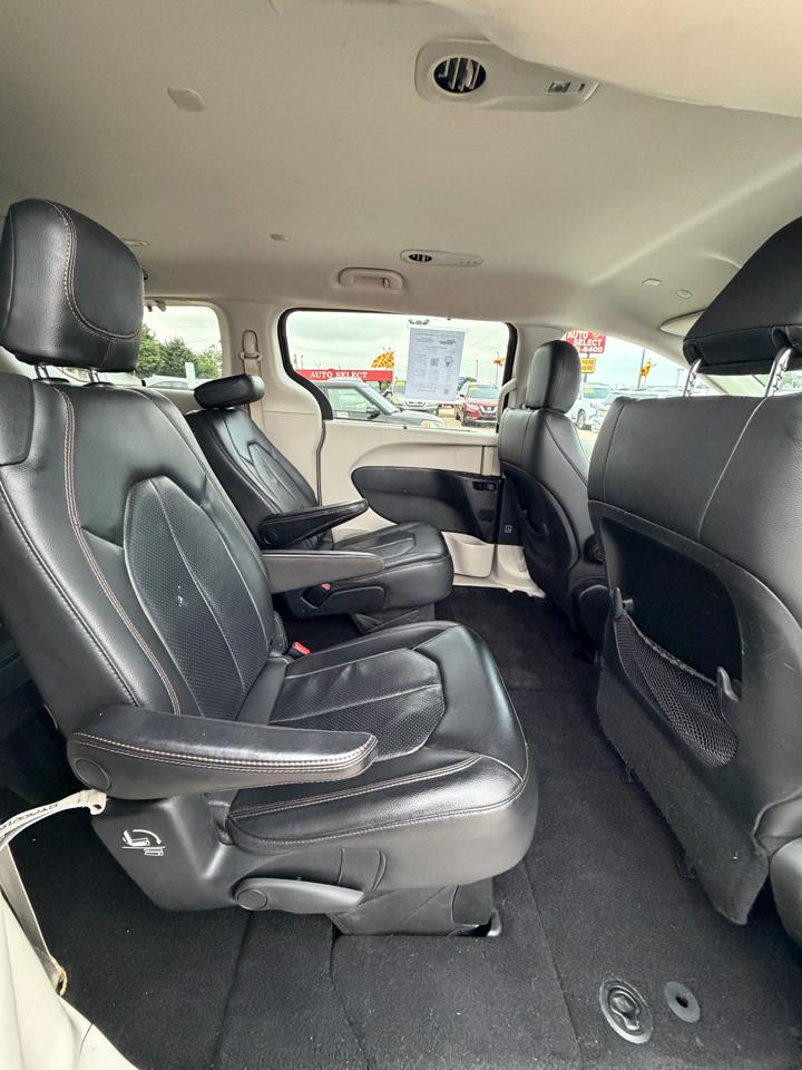 Chrysler Pacifica Touring L FWD 2020