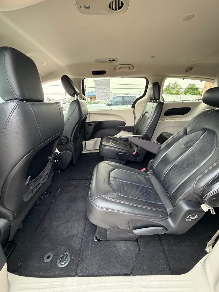 Chrysler Pacifica Touring L FWD 2020