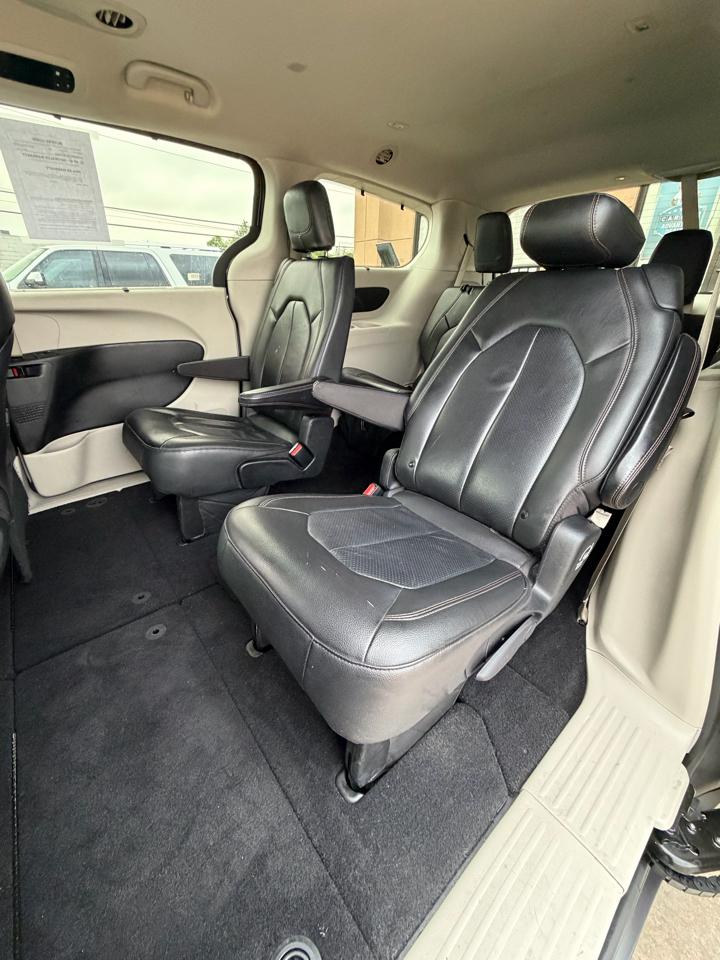 Chrysler Pacifica Touring L FWD 2020