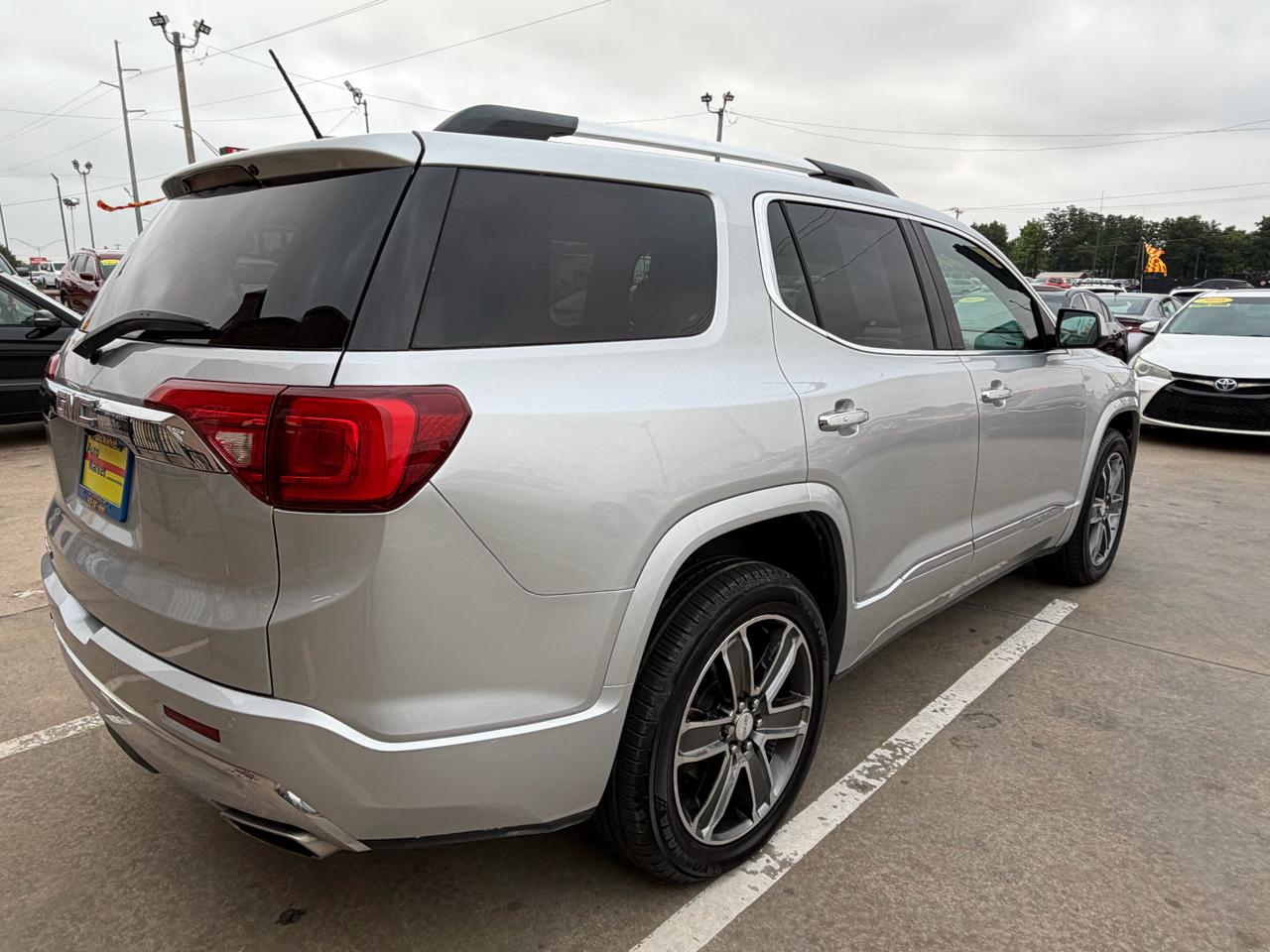 GMC Acadia FWD 4dr Denali 2018