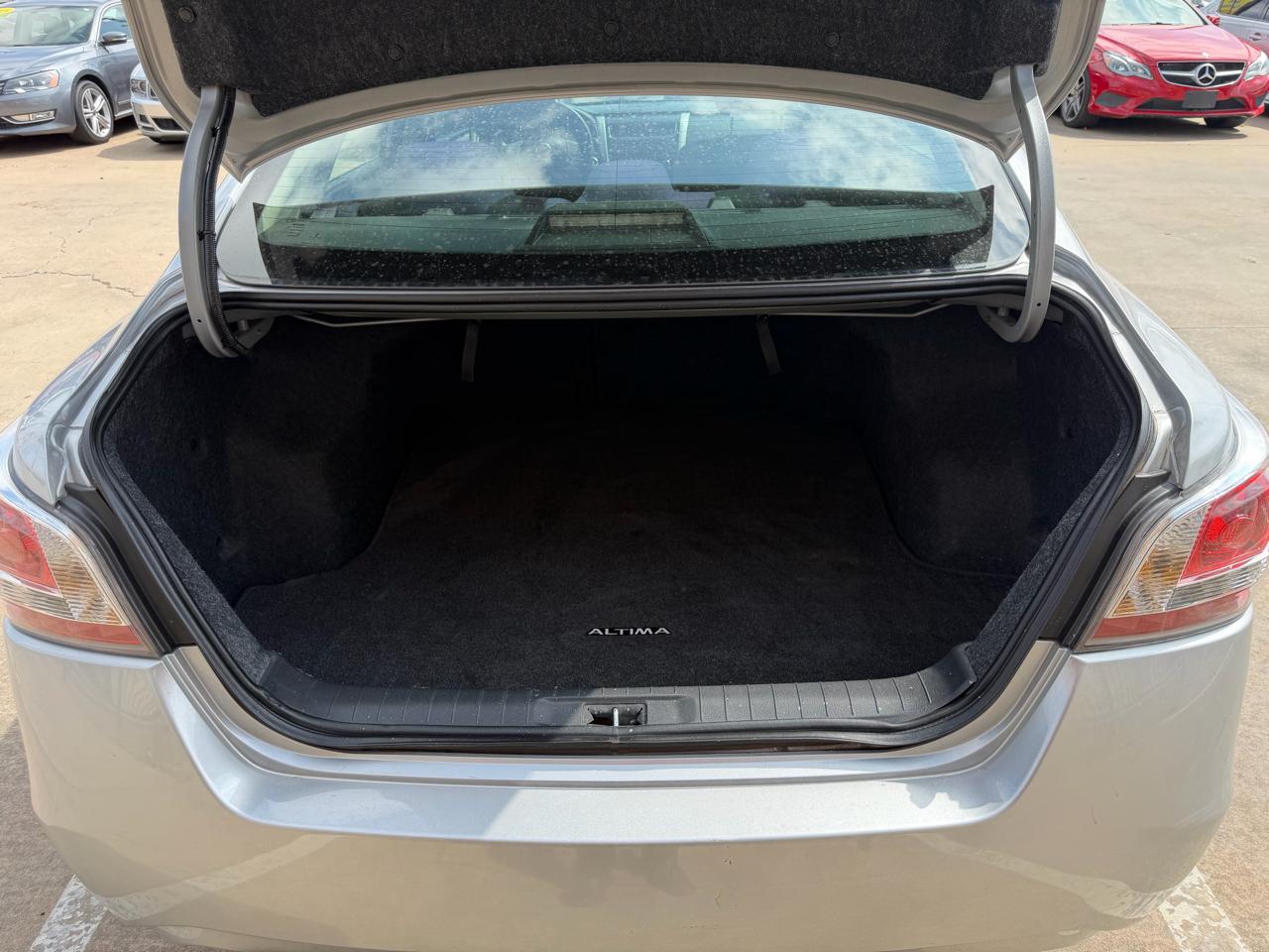 Nissan Altima 4dr Sdn I4 2.5 S 2015