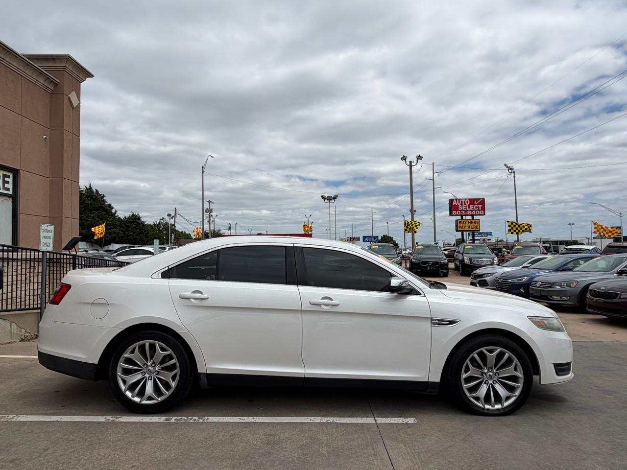 Ford Taurus 4dr Sdn Limited FWD 2014
