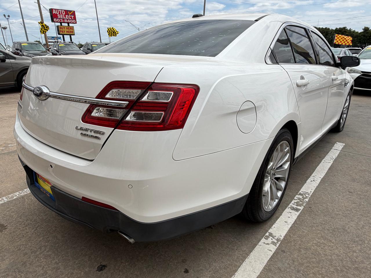 Ford Taurus 4dr Sdn Limited FWD 2014