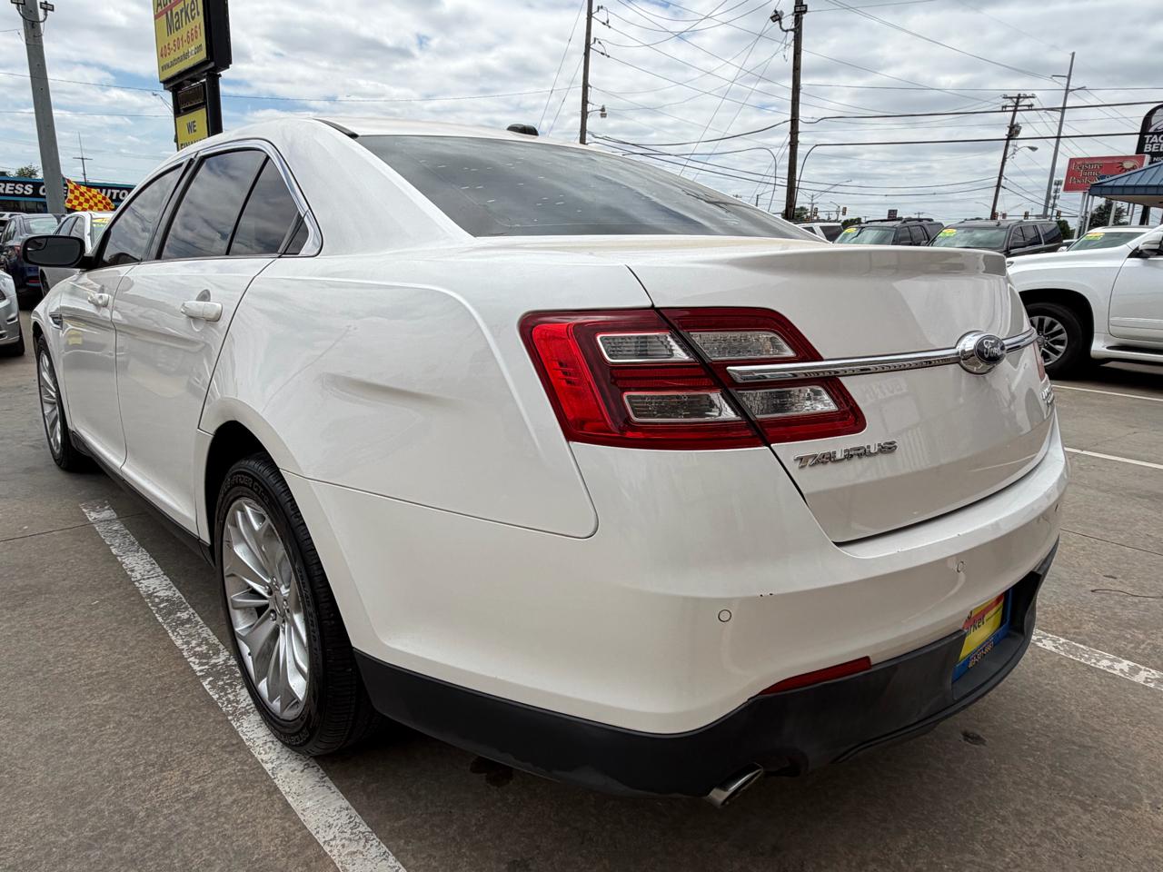 Ford Taurus 4dr Sdn Limited FWD 2014