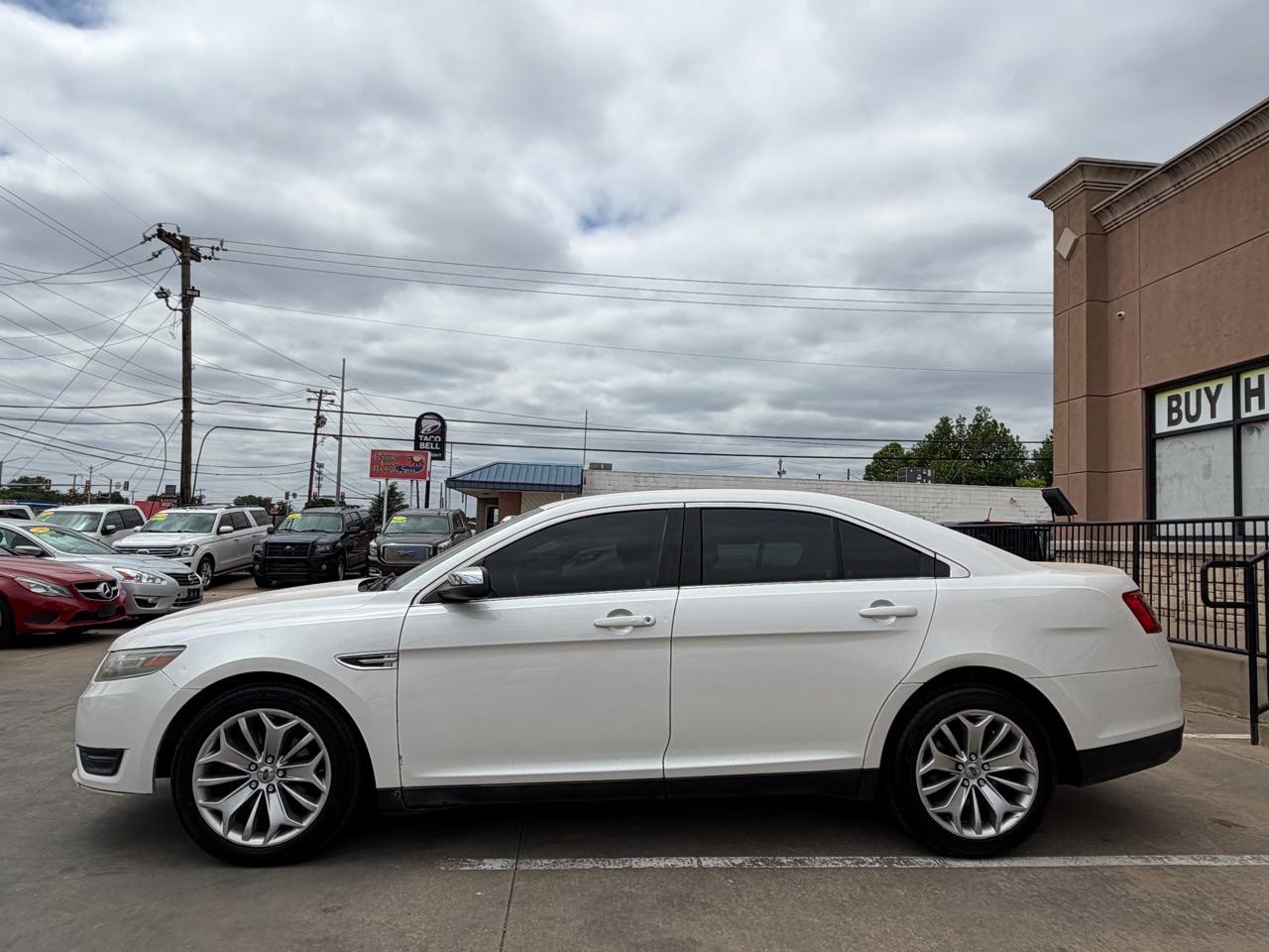 Ford Taurus 4dr Sdn Limited FWD 2014