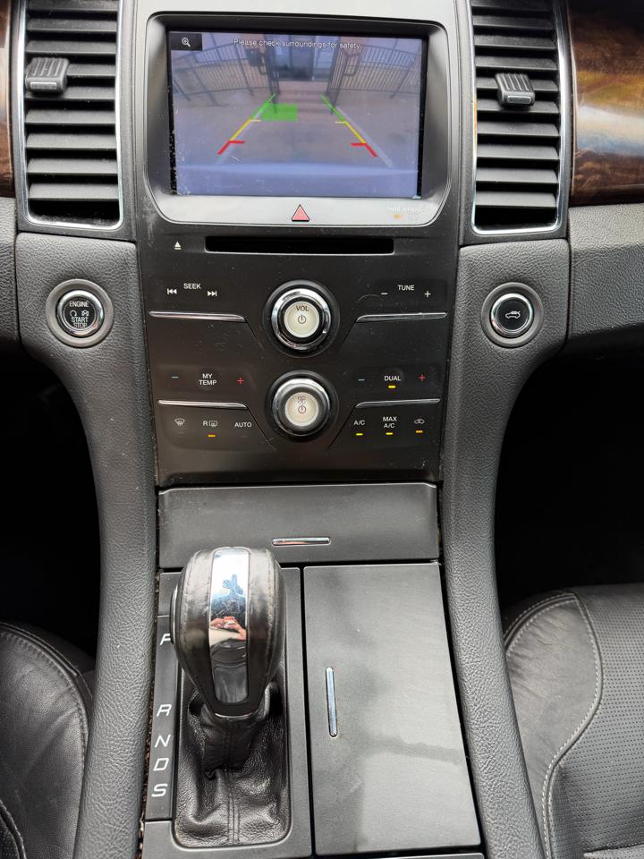 Ford Taurus 4dr Sdn Limited FWD 2014