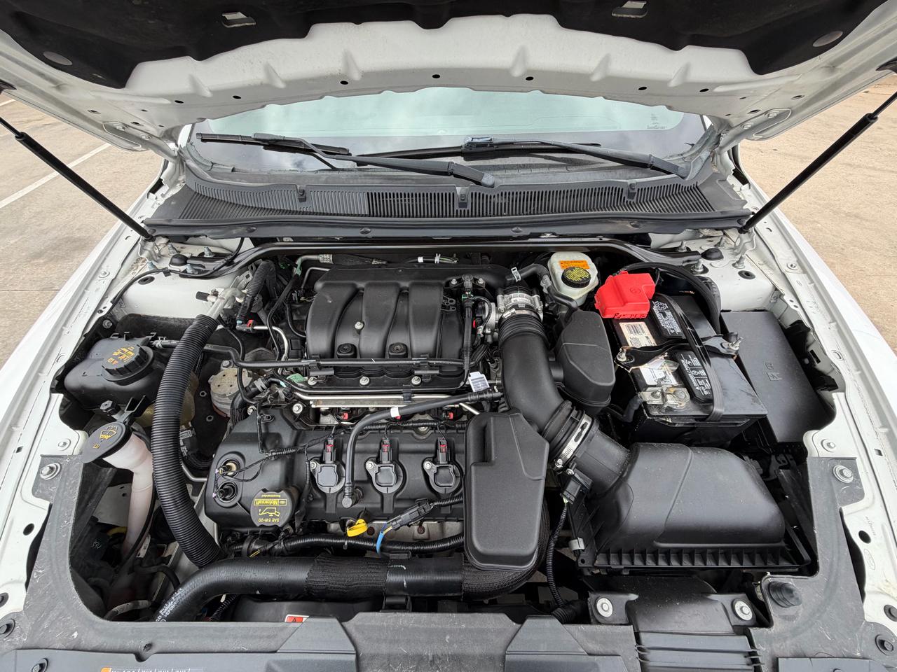 Ford Taurus 4dr Sdn Limited FWD 2014