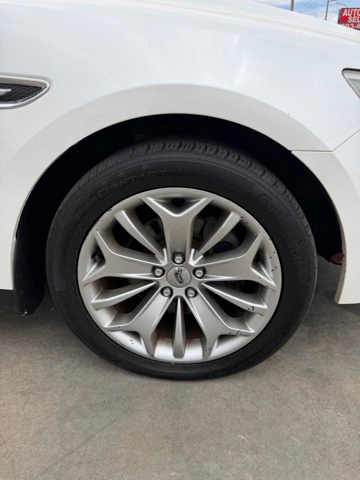 Ford Taurus 4dr Sdn Limited FWD 2014
