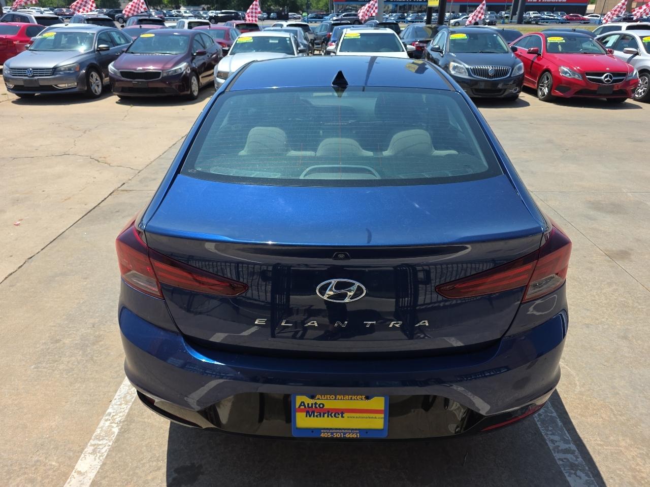 Hyundai Elantra SEL IVT 2020