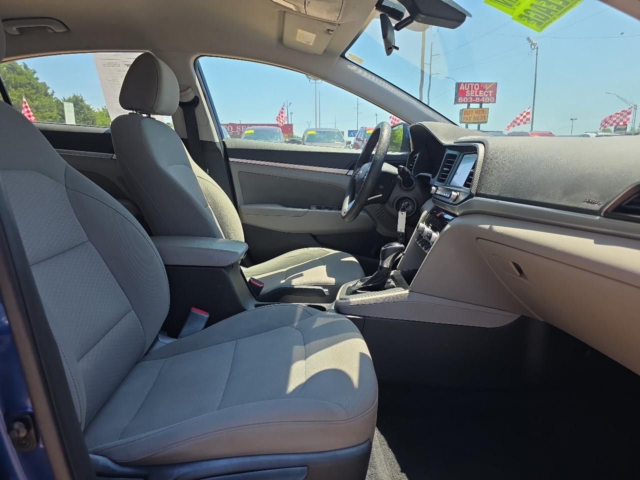 Hyundai Elantra SEL IVT 2020