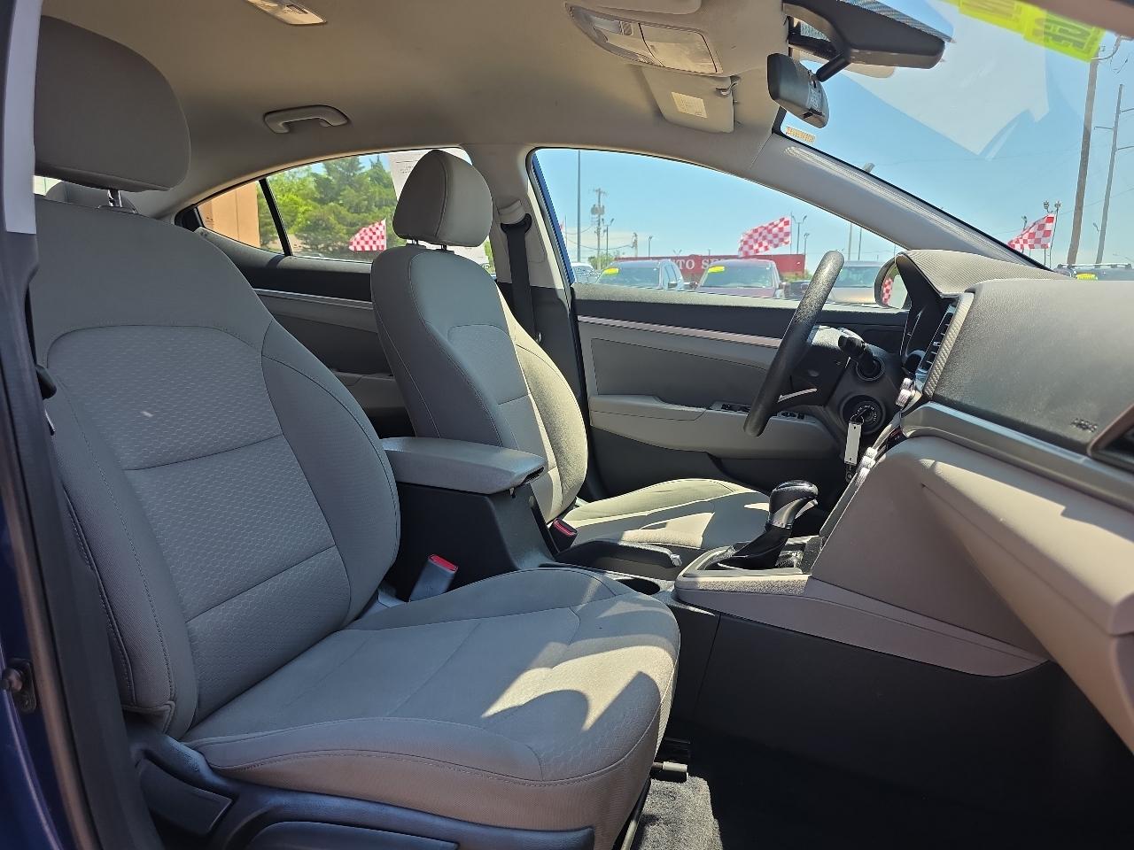Hyundai Elantra SEL IVT 2020