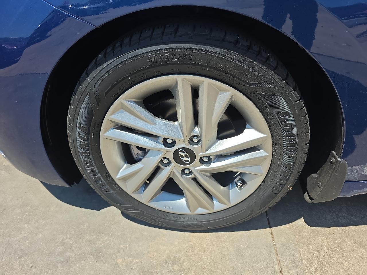 Hyundai Elantra SEL IVT 2020