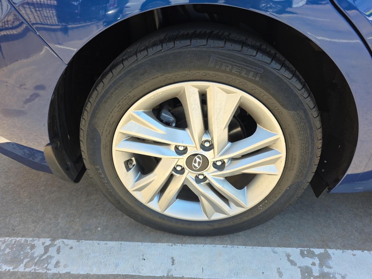 Hyundai Elantra SEL IVT 2020