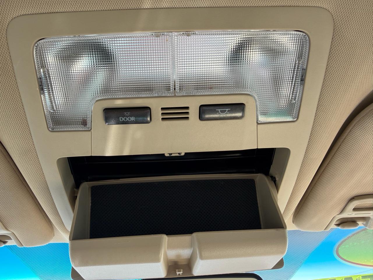 Toyota Avalon 4dr Sdn XLE Premium (Natl) 2013