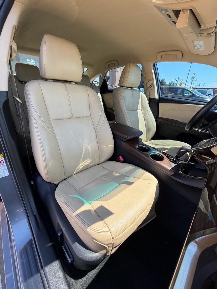 Toyota Avalon 4dr Sdn XLE Premium (Natl) 2013