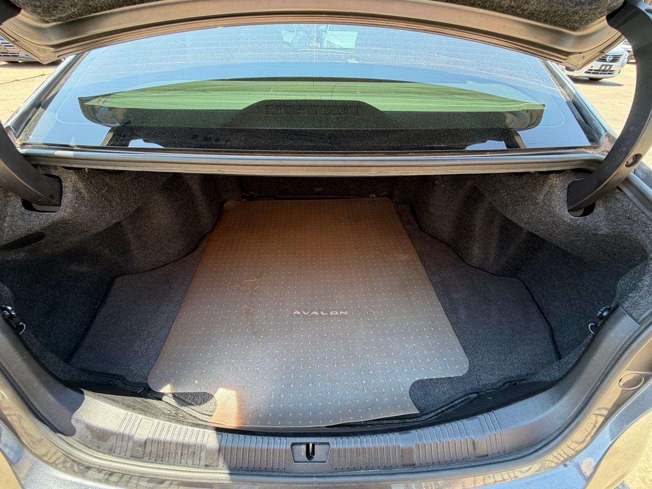 Toyota Avalon 4dr Sdn XLE Premium (Natl) 2013