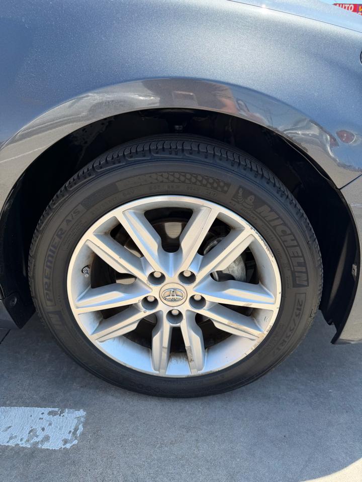 Toyota Avalon 4dr Sdn XLE Premium (Natl) 2013