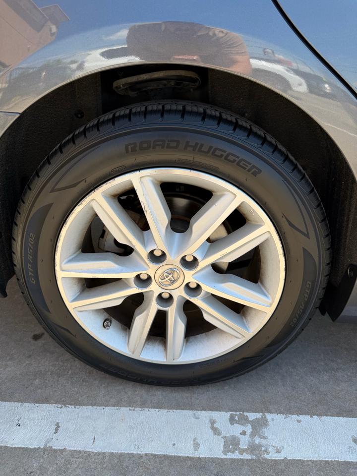 Toyota Avalon 4dr Sdn XLE Premium (Natl) 2013