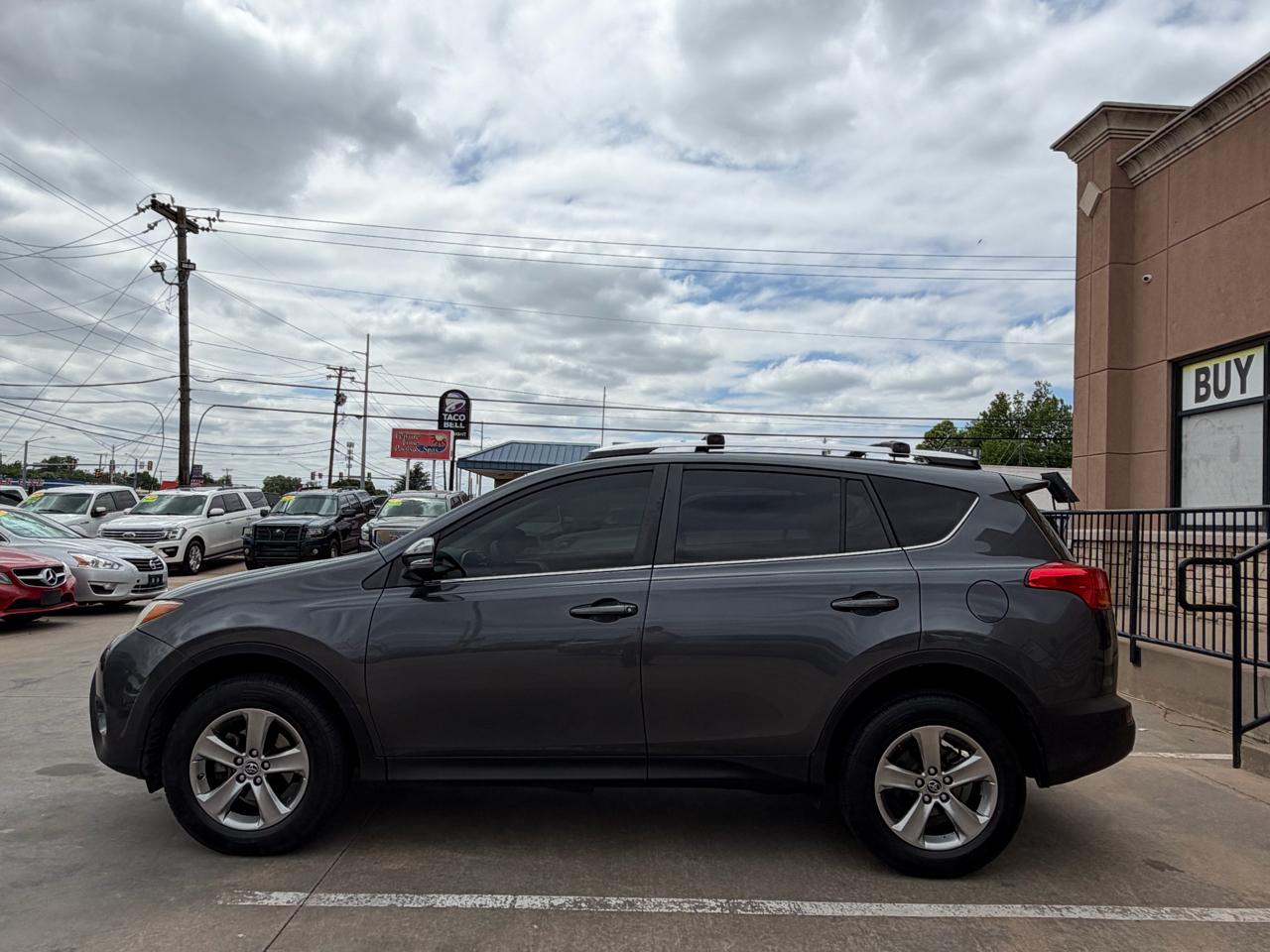 Toyota RAV4 FWD 4dr XLE (Natl) 2015