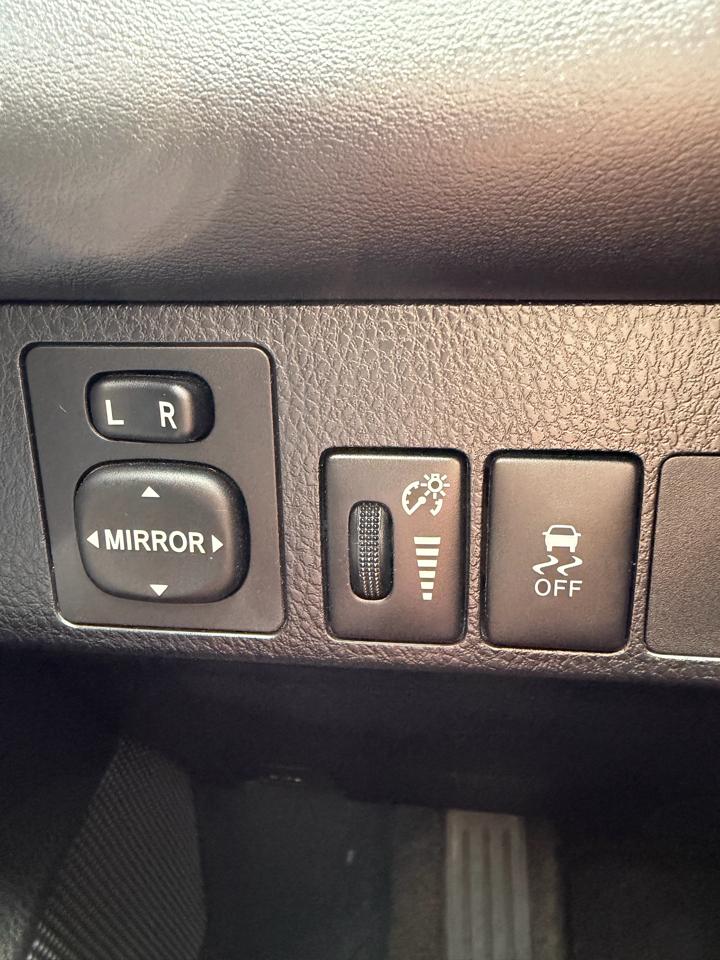 Toyota RAV4 FWD 4dr XLE (Natl) 2015