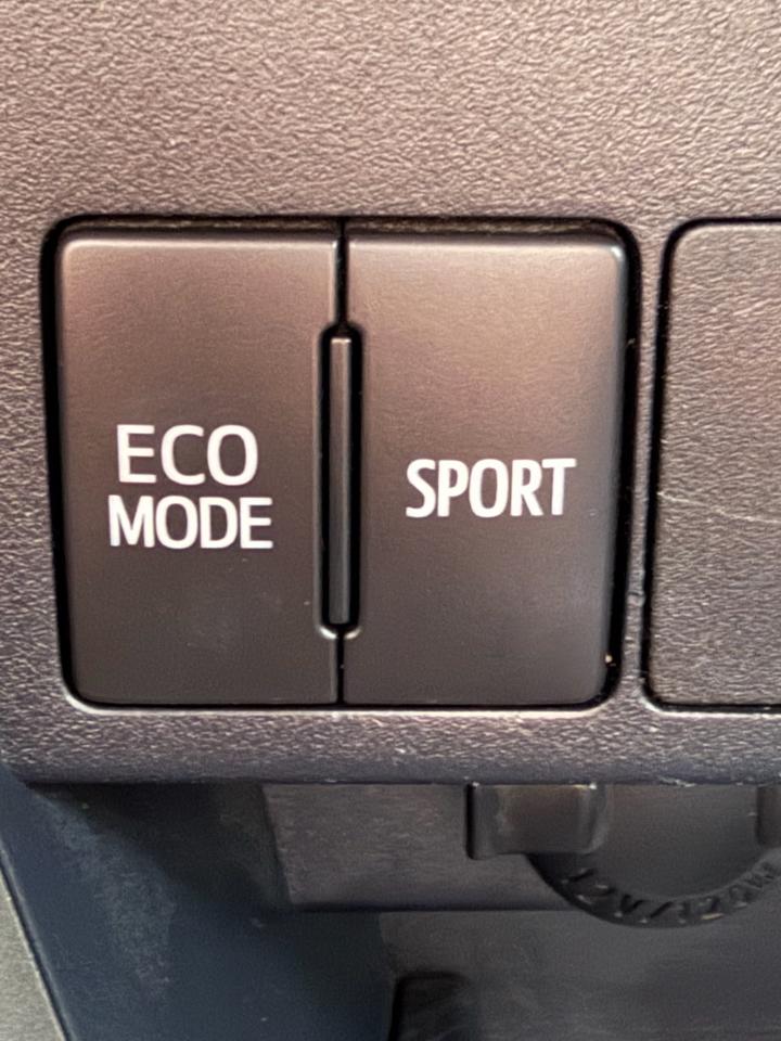 Toyota RAV4 FWD 4dr XLE (Natl) 2015
