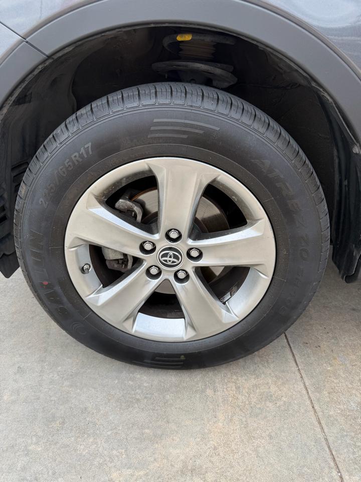Toyota RAV4 FWD 4dr XLE (Natl) 2015