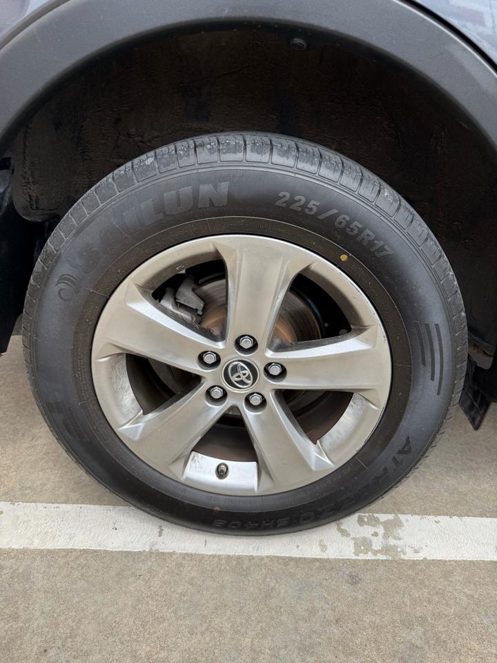 Toyota RAV4 FWD 4dr XLE (Natl) 2015