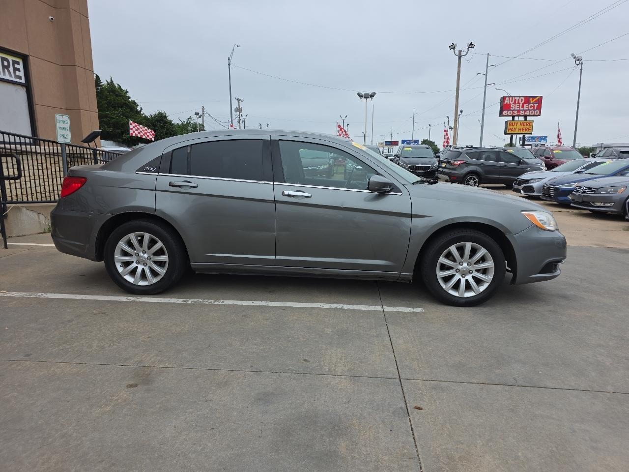 View vehicle photo 4