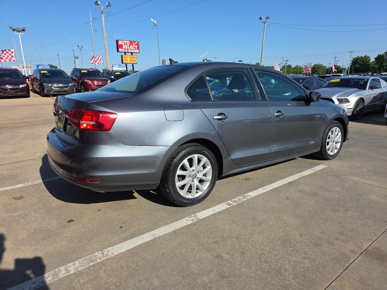 Volkswagen Jetta Sedan 4dr Auto 1.8T SE PZEV 2015
