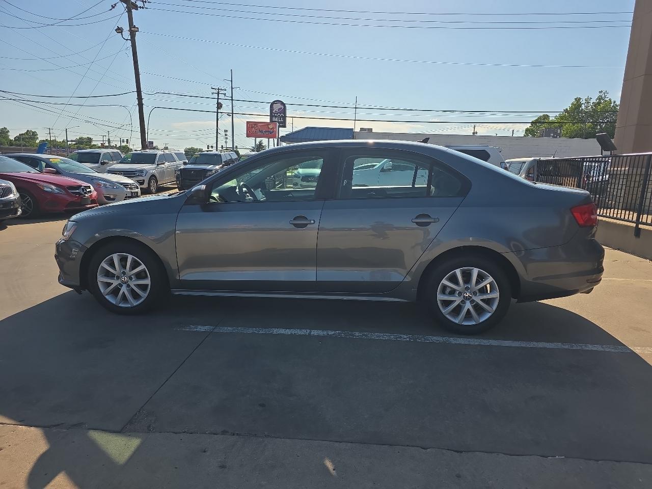 Volkswagen Jetta Sedan 4dr Auto 1.8T SE PZEV 2015