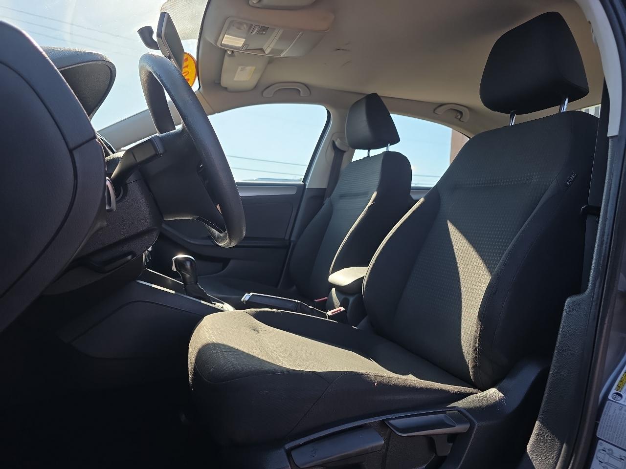 Volkswagen Jetta Sedan 4dr Auto 1.8T SE PZEV 2015