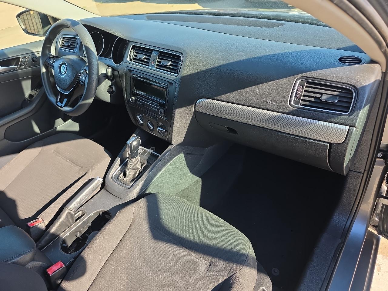 Volkswagen Jetta Sedan 4dr Auto 1.8T SE PZEV 2015