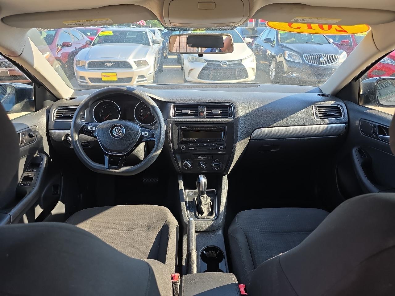 Volkswagen Jetta Sedan 4dr Auto 1.8T SE PZEV 2015