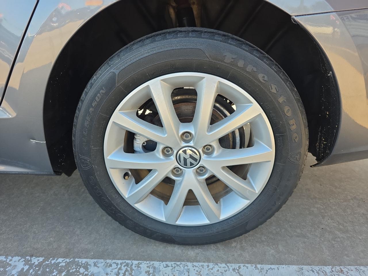 Volkswagen Jetta Sedan 4dr Auto 1.8T SE PZEV 2015