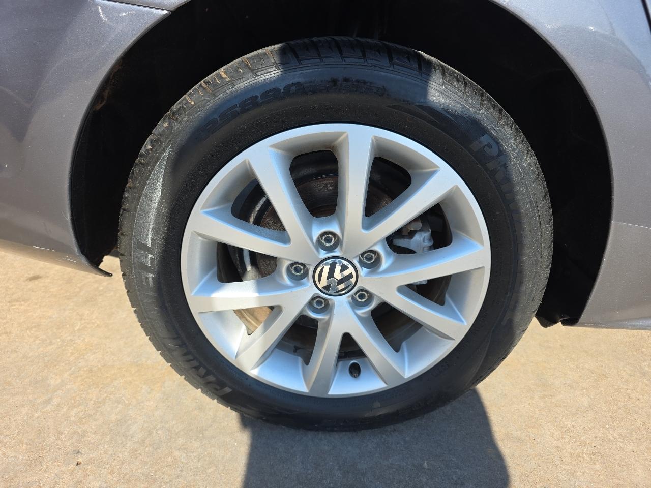Volkswagen Jetta Sedan 4dr Auto 1.8T SE PZEV 2015