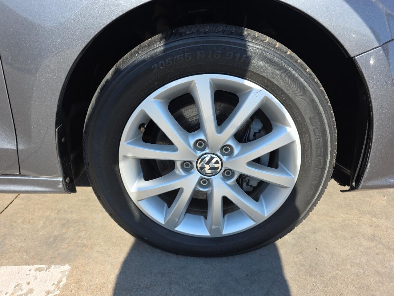 Volkswagen Jetta Sedan 4dr Auto 1.8T SE PZEV 2015