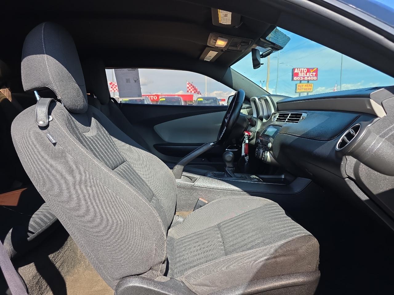 Chevrolet Camaro 2dr Cpe 1LS 2012