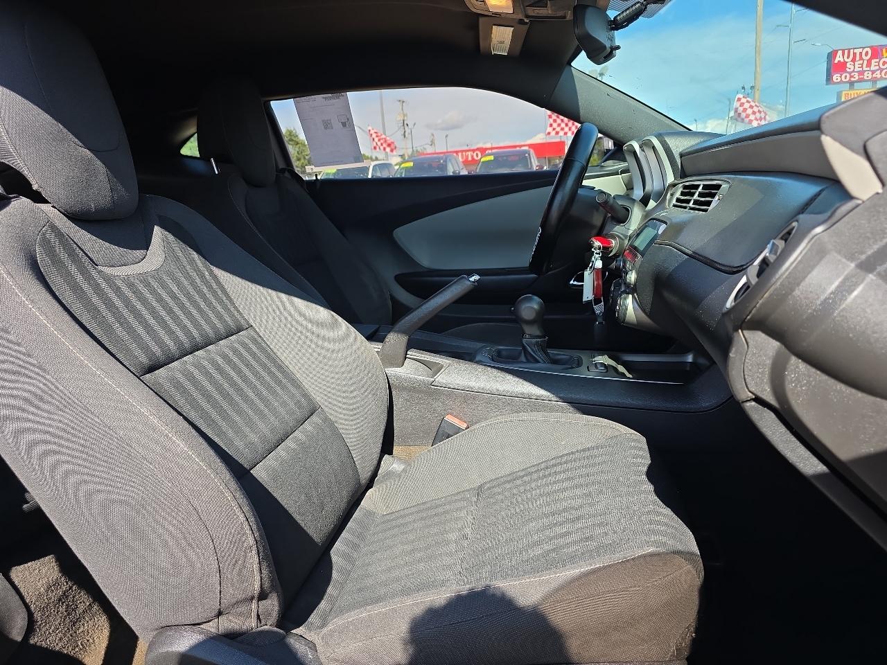 Chevrolet Camaro 2dr Cpe 1LS 2012