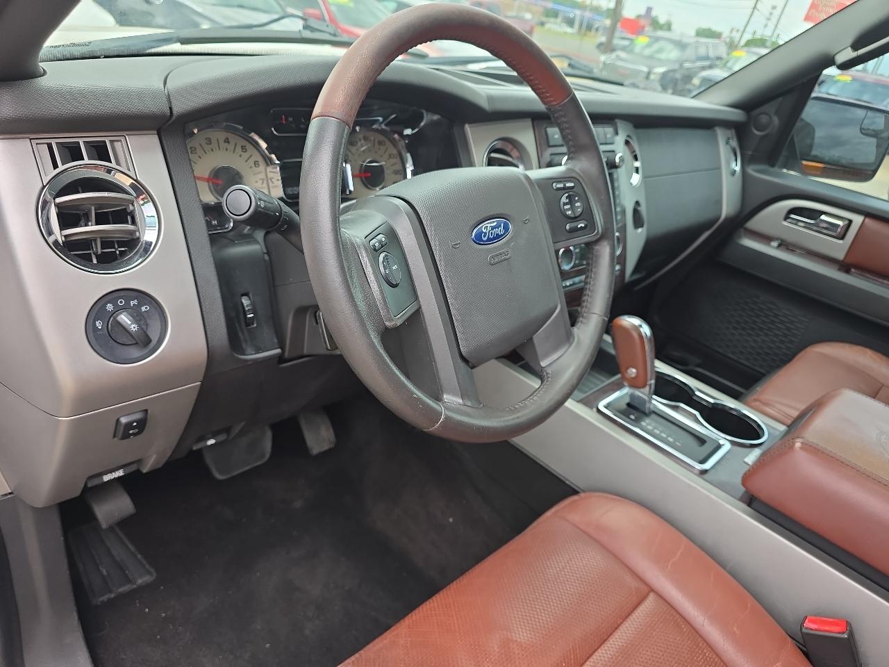 Ford Expedition 2WD 4dr King Ranch 2014