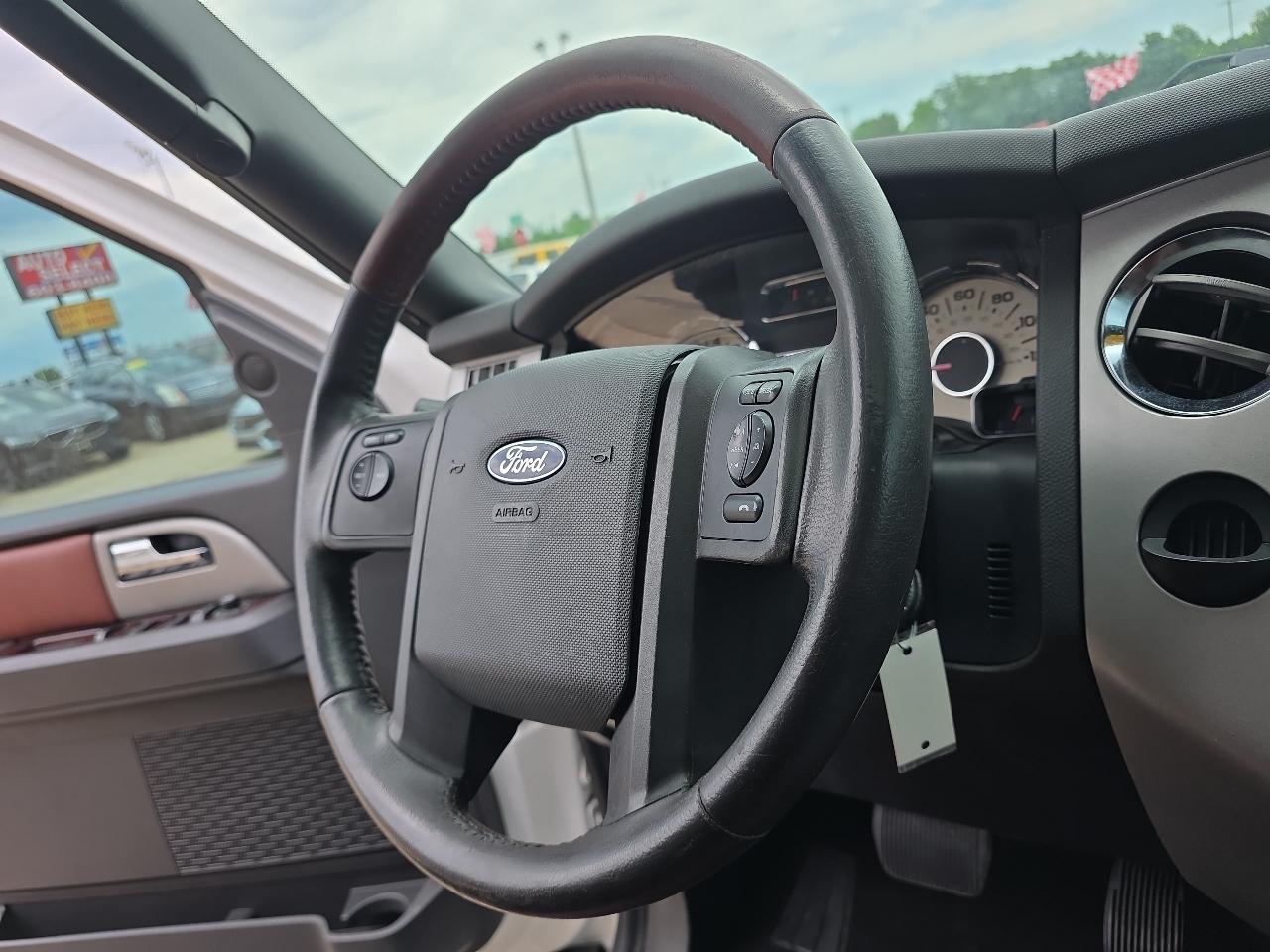 Ford Expedition 2WD 4dr King Ranch 2014